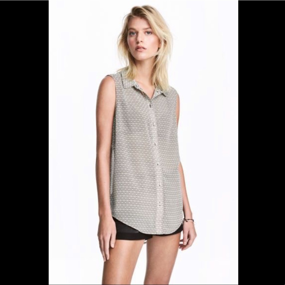 H&M | Sleeveless Blouse